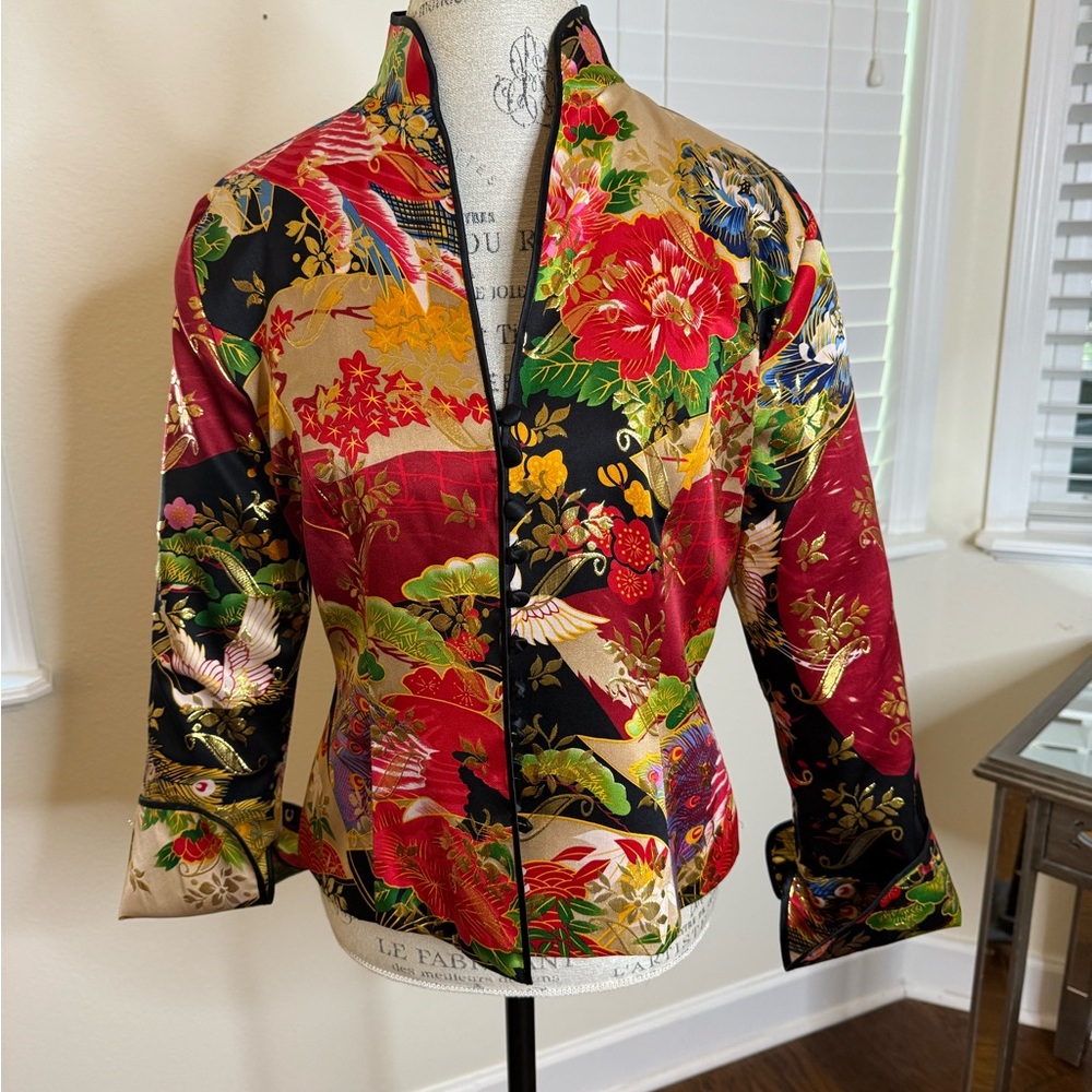 Elegant Floral Oriental Design Women's Jacket